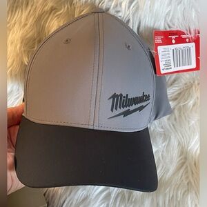 Milwaukee NWT Workskin Performance Unisex Fitted Dark Gray Hat. Size L/XL